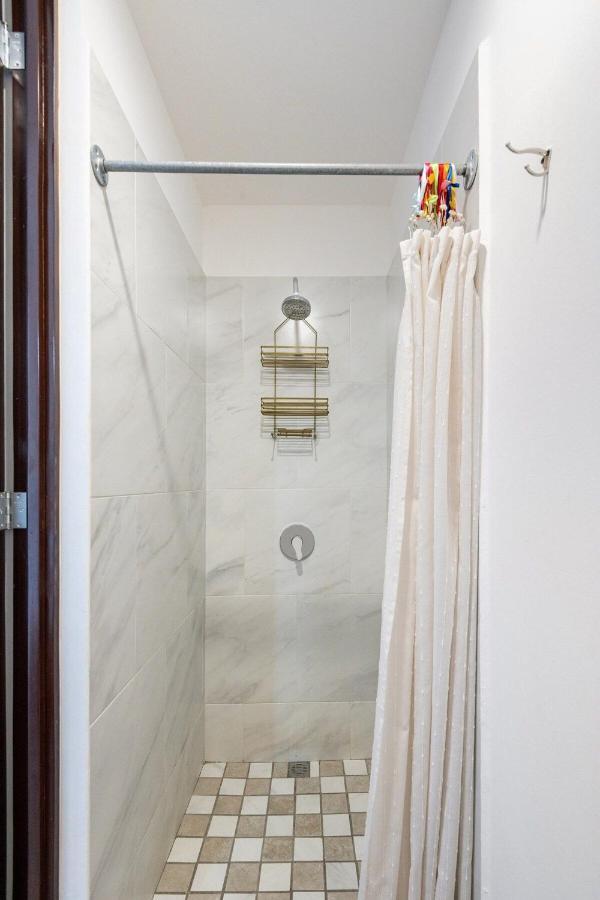 Apartamento Primer Piso , 3 Recamaras+2.5 Banos +alberca Cabo San Lucas