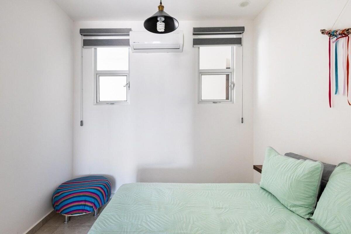 Apartamento Primer Piso , 3 Recamaras+2.5 Banos +alberca *