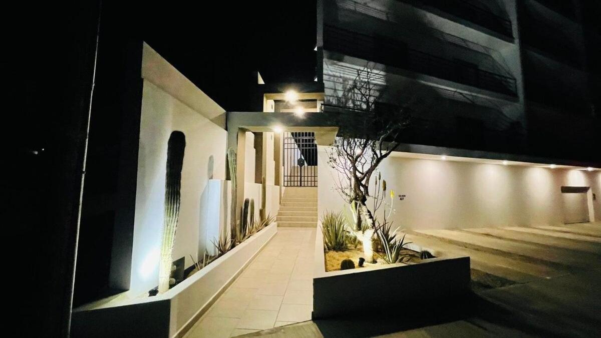 Apartamento Primer Piso , 3 Recamaras+2.5 Banos +alberca *