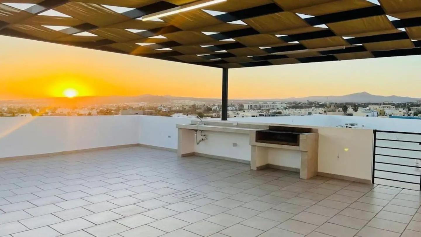 Apartamento Primer Piso , 3 Recamaras+2.5 Banos +alberca Cabo San Lucas